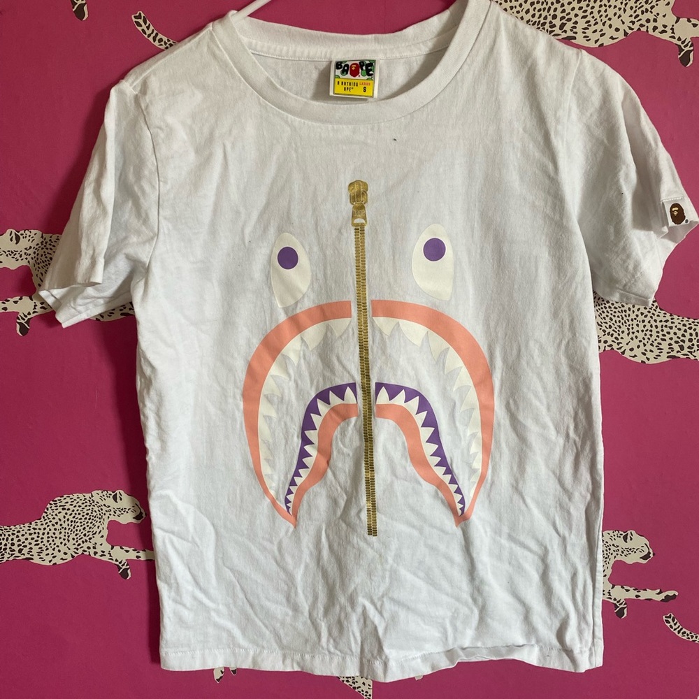 woman’s bape tee never worn